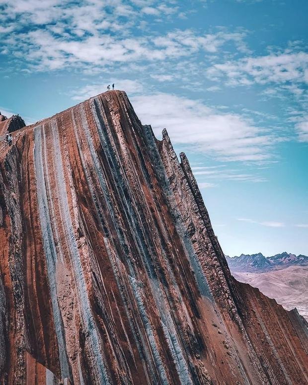 MONTAÑA DE  PALLAY PONCHO