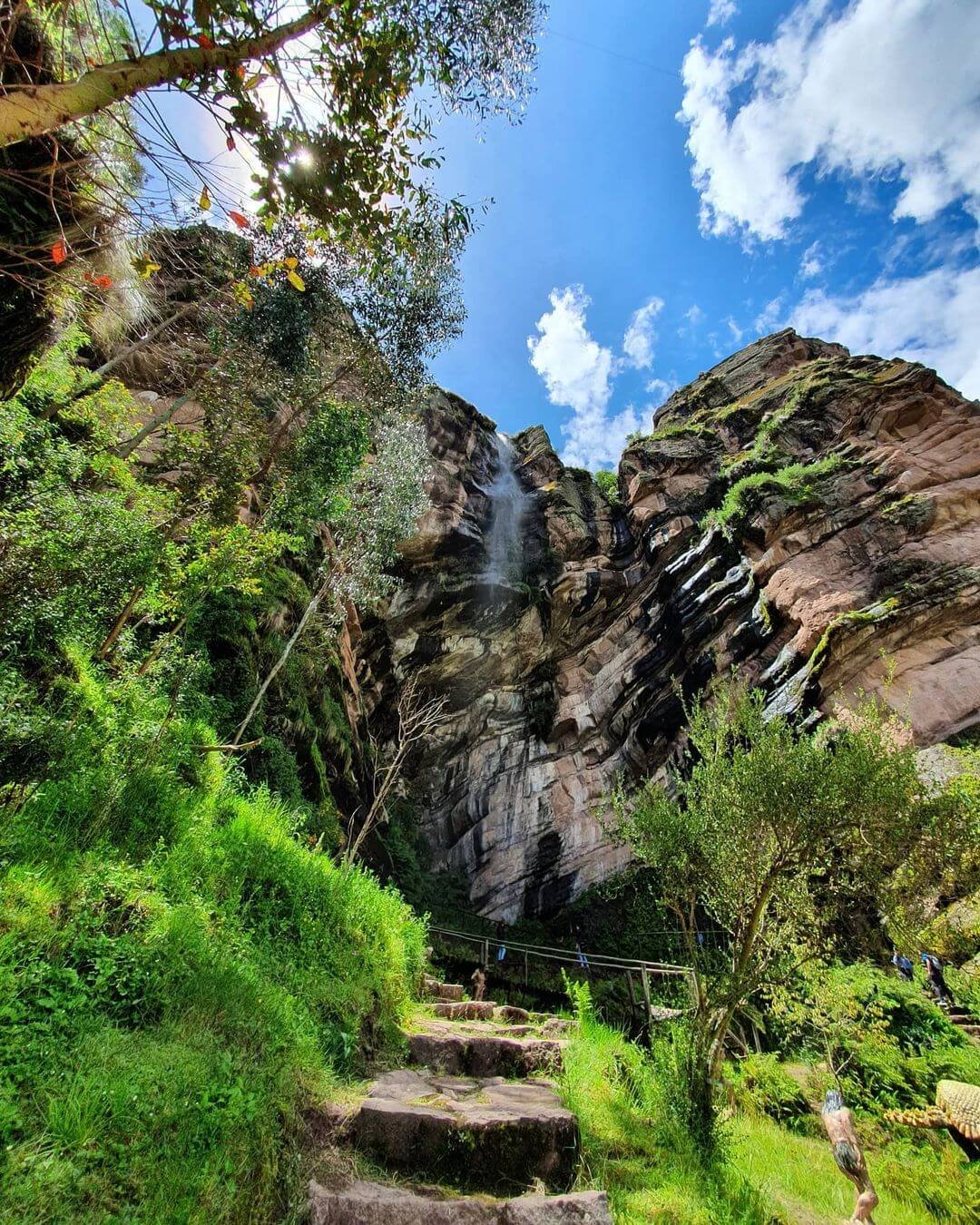 FARALLONES Y CATARATAS DE TECSECOCHA